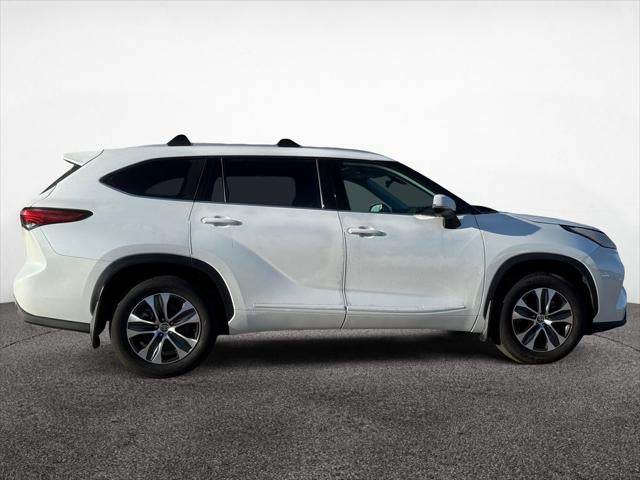 2022 Toyota Highlander XLE AWD