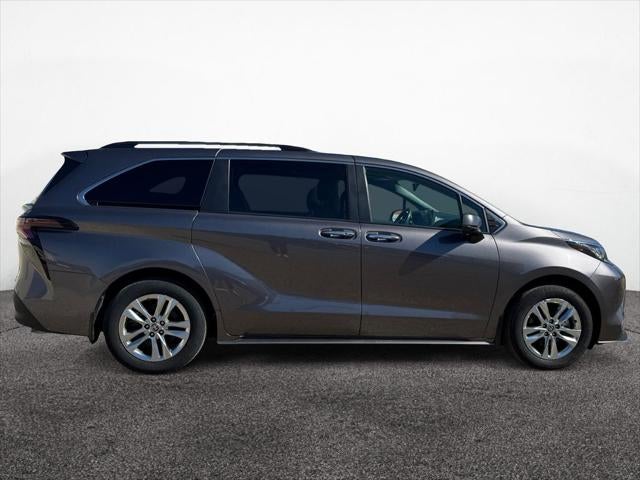 2023 Toyota Sienna XLE 7 Passenger
