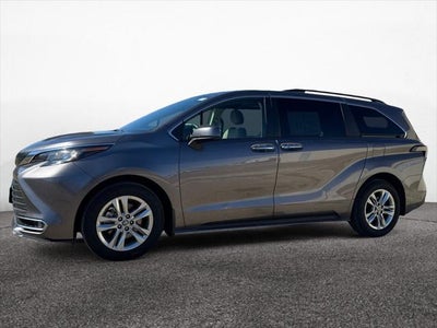 2023 Toyota Sienna XLE 7 Passenger