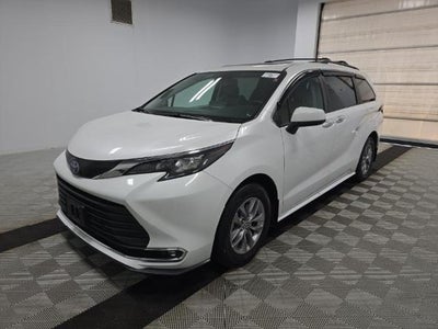 2024 Toyota Sienna XLE 7 Passenger