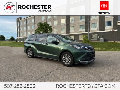 2022 Toyota Sienna XLE 7 Passenger