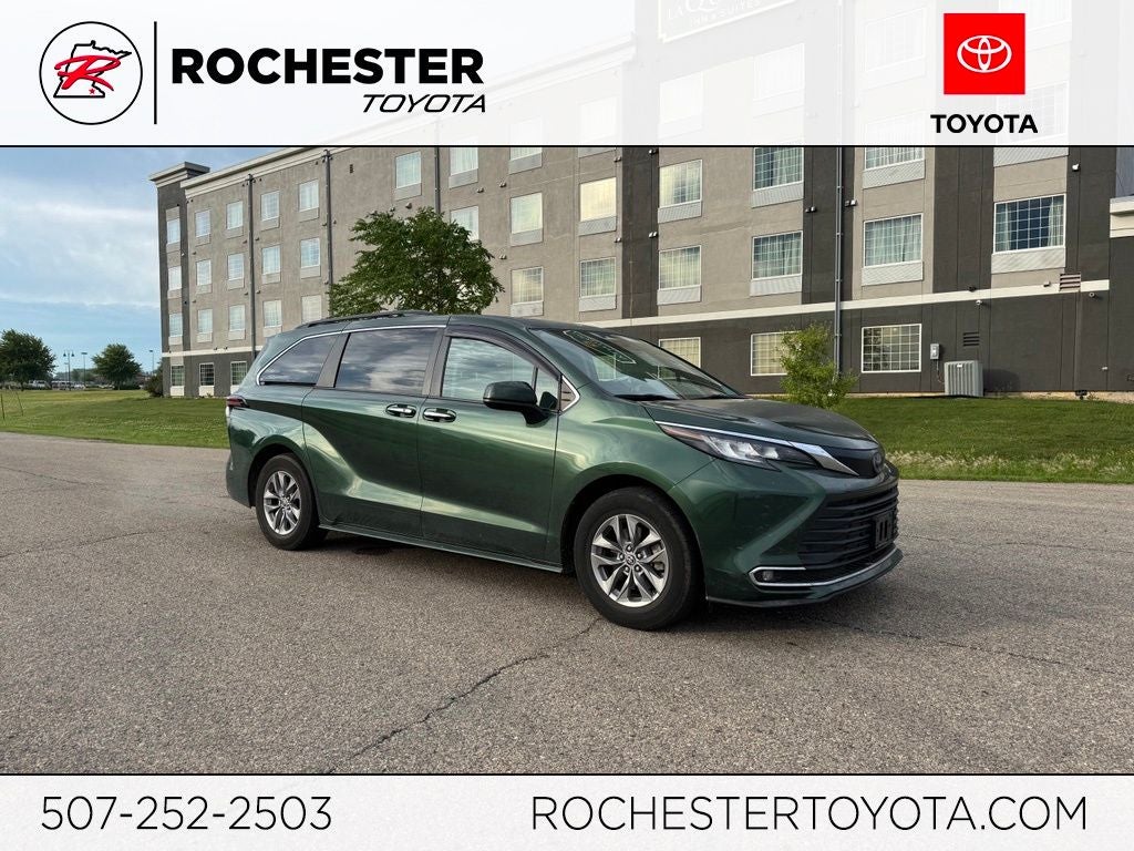 2022 Toyota Sienna XLE 7 Passenger