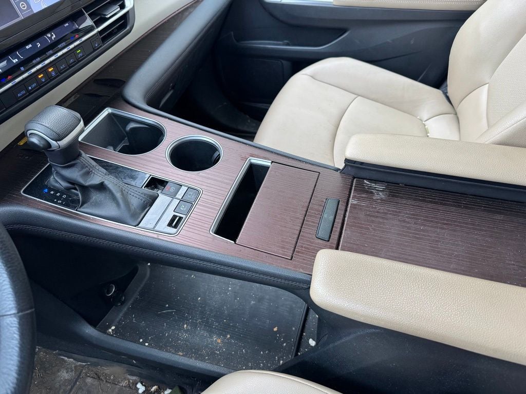 2022 Toyota Sienna XLE 7 Passenger
