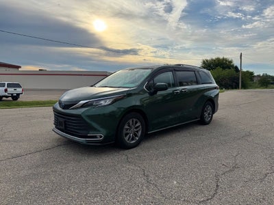 2022 Toyota Sienna XLE 7 Passenger