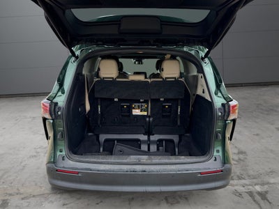 2022 Toyota Sienna XLE 7 Passenger