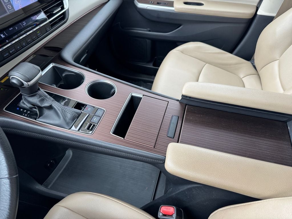 2022 Toyota Sienna XLE 7 Passenger