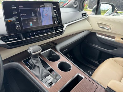 2022 Toyota Sienna XLE 7 Passenger