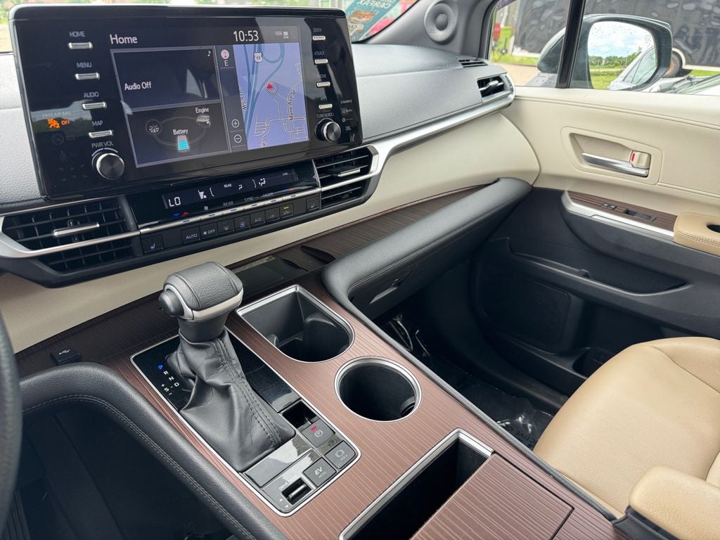 2022 Toyota Sienna XLE 7 Passenger