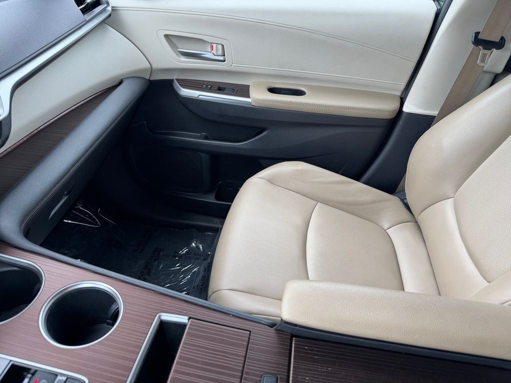 2022 Toyota Sienna XLE 7 Passenger