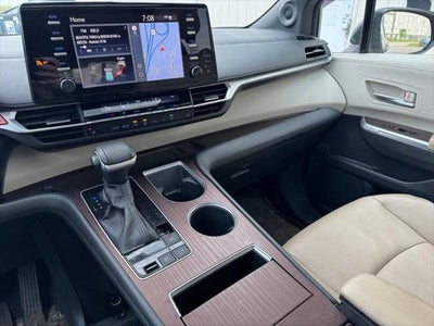 2022 Toyota Sienna XLE 7 Passenger