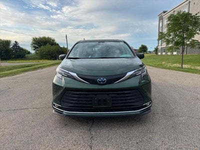 2022 Toyota Sienna XLE 7 Passenger