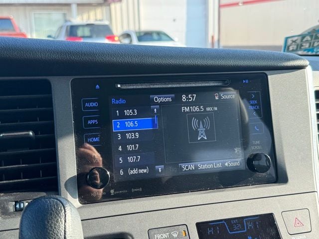 2017 Toyota Sienna LE 7 Passenger