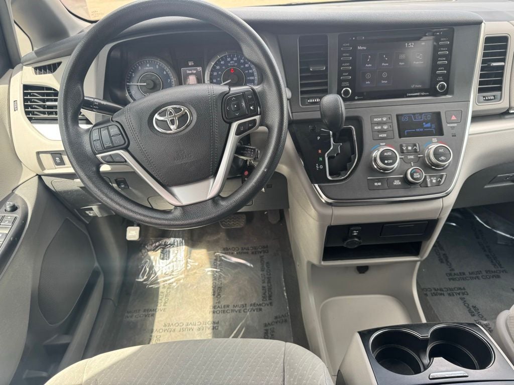 2019 Toyota Sienna LE 7 Passenger