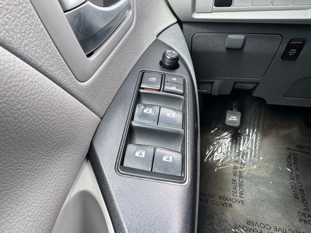 2019 Toyota Sienna LE 7 Passenger