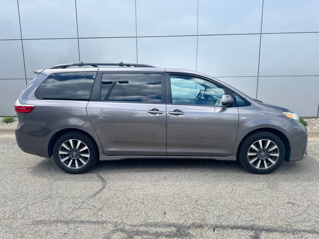 2019 Toyota Sienna LE 7 Passenger