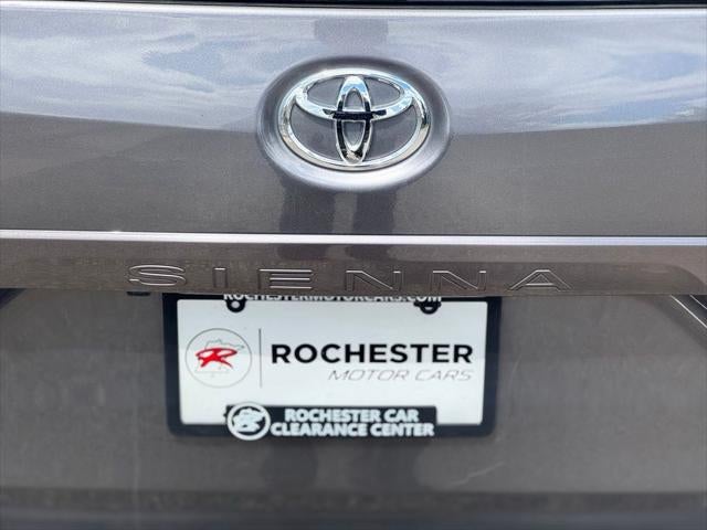2019 Toyota Sienna LE 7 Passenger