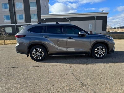 2024 Toyota Highlander Hybrid XLE AWD