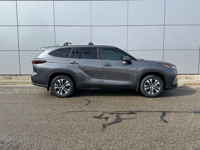2024 Toyota Highlander Hybrid XLE AWD