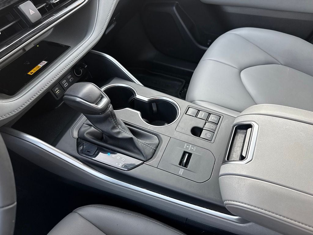 2023 Toyota Highlander XLE FWD