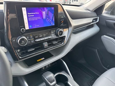 2023 Toyota Highlander XLE FWD