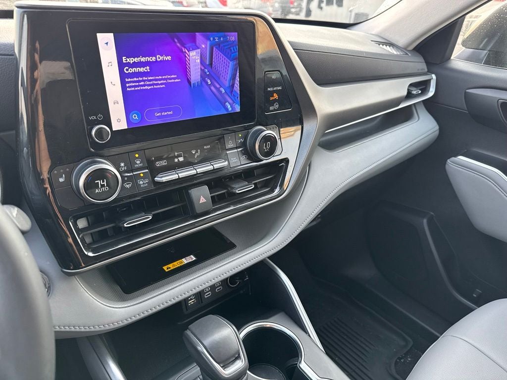 2023 Toyota Highlander XLE FWD