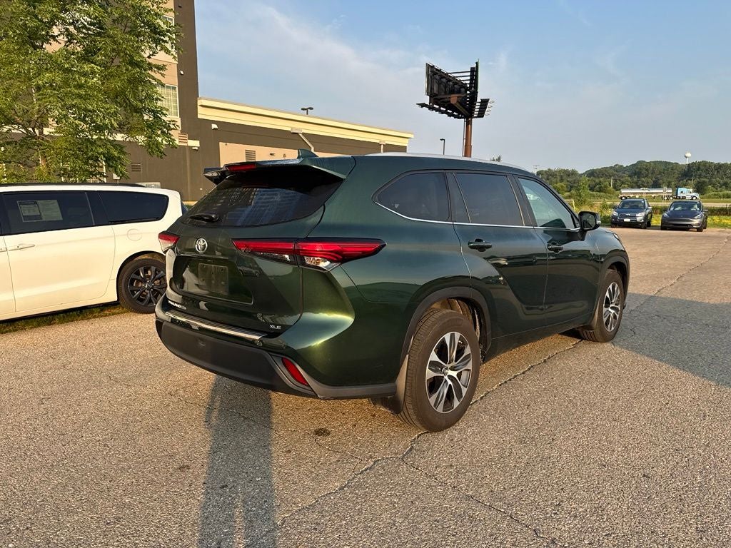2023 Toyota Highlander XLE FWD