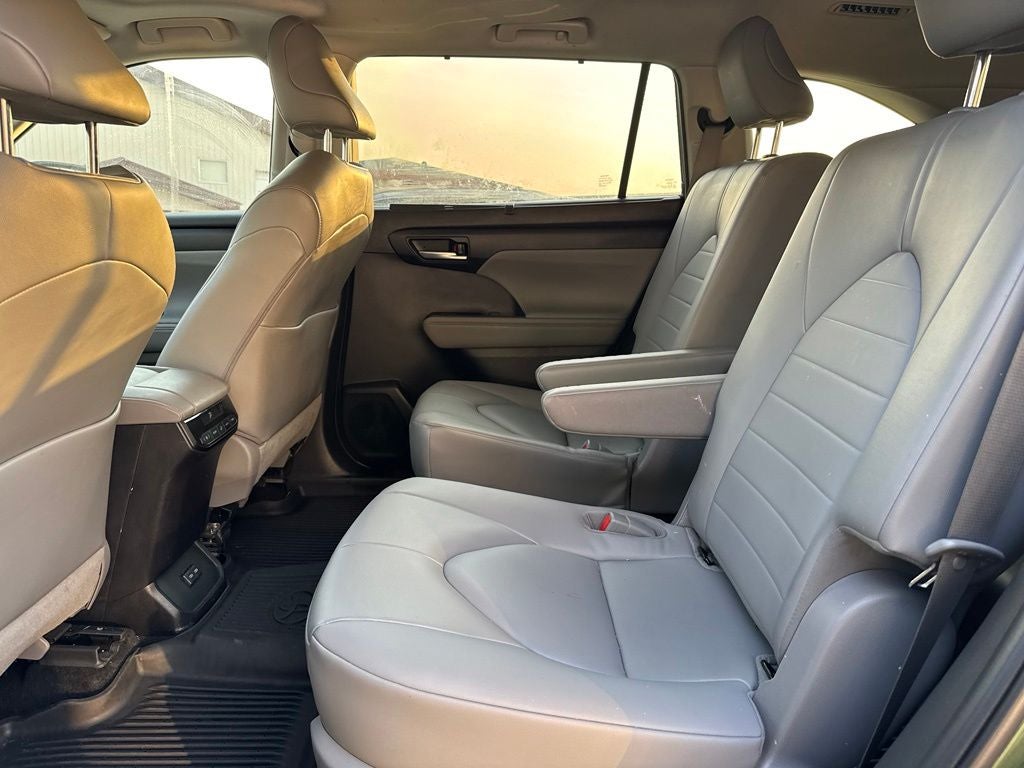 2023 Toyota Highlander XLE FWD