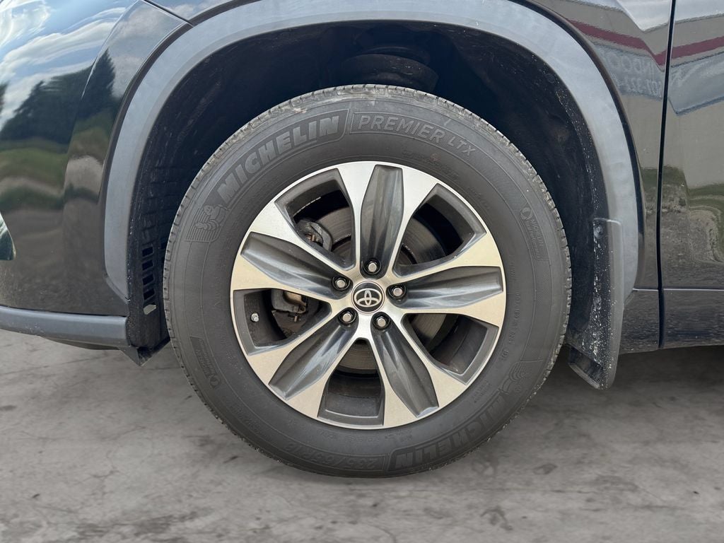 2023 Toyota Highlander XLE AWD
