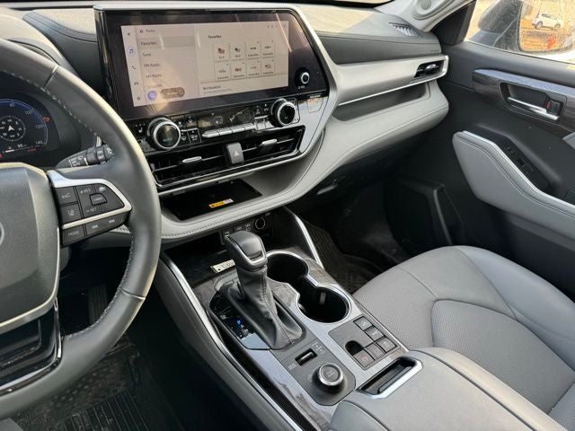 2024 Toyota Highlander Platinum AWD