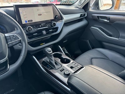 2023 Toyota Highlander Platinum AWD
