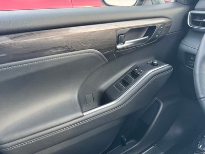 2023 Toyota Highlander Platinum AWD