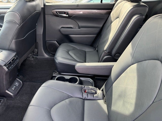 2023 Toyota Highlander Platinum AWD