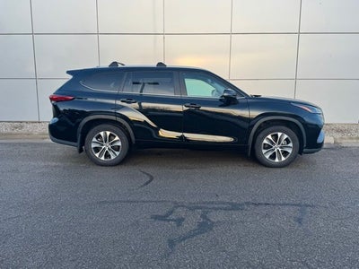 2023 Toyota Highlander XLE AWD