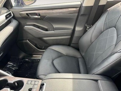 2025 Toyota Highlander Platinum AWD