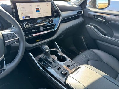 2025 Toyota Highlander Limited AWD