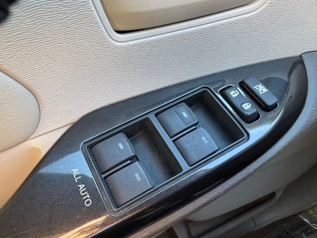 2014 Toyota Sienna LE FWD