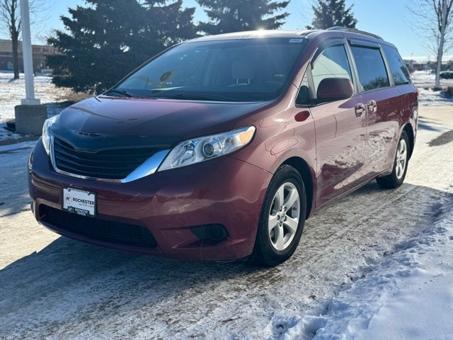 2014 Toyota Sienna LE FWD