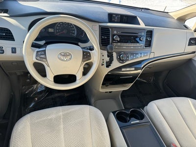 2014 Toyota Sienna LE FWD