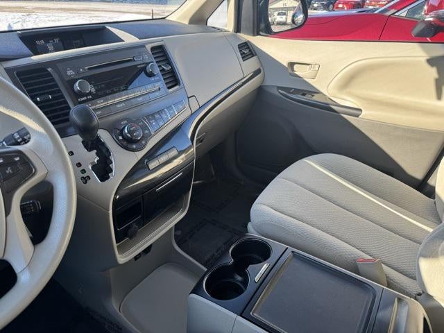 2014 Toyota Sienna LE FWD