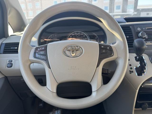 2014 Toyota Sienna LE FWD