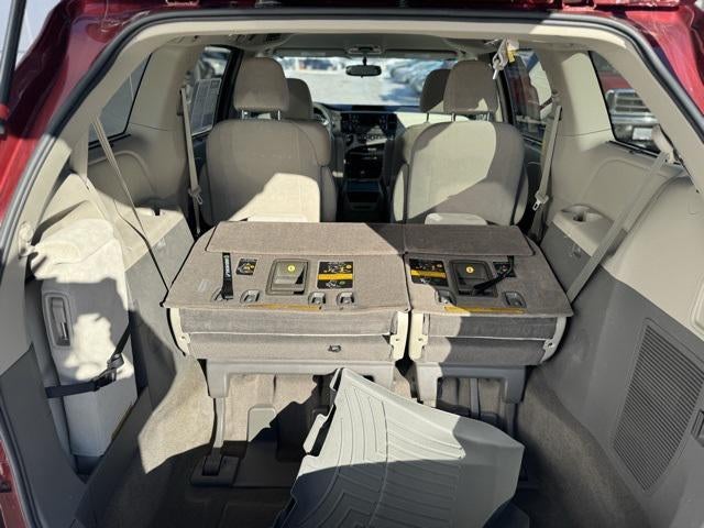 2014 Toyota Sienna LE FWD