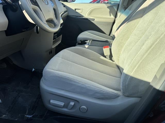 2014 Toyota Sienna LE FWD