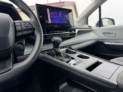 2025 Toyota Sienna LE 8 Passenger