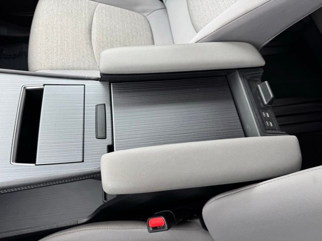 2025 Toyota Sienna LE 8 Passenger