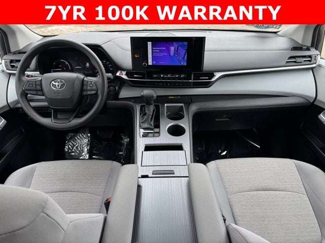 2025 Toyota Sienna LE 8 Passenger
