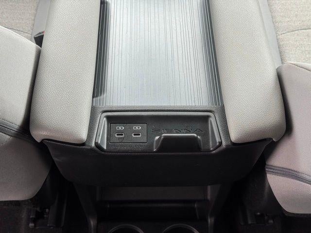 2025 Toyota Sienna LE 8 Passenger