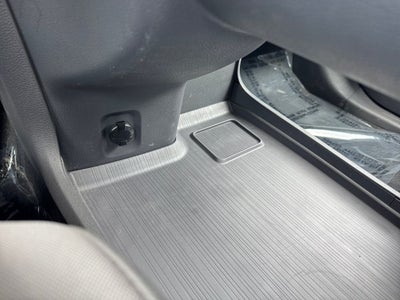 2023 Toyota Sienna LE 8 Passenger