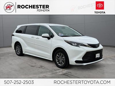 2025 Toyota Sienna LE 8 Passenger