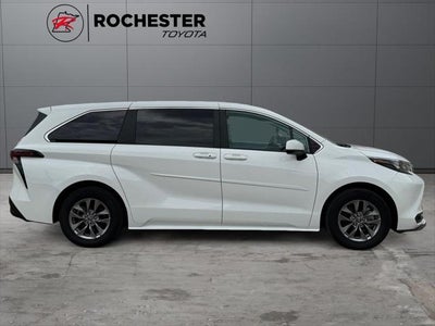 2025 Toyota Sienna LE 8 Passenger