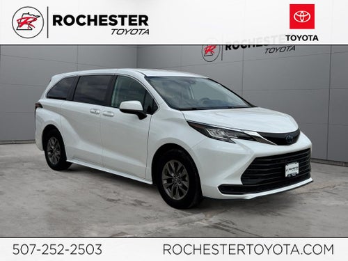 2023 Toyota Sienna LE 8 Passenger